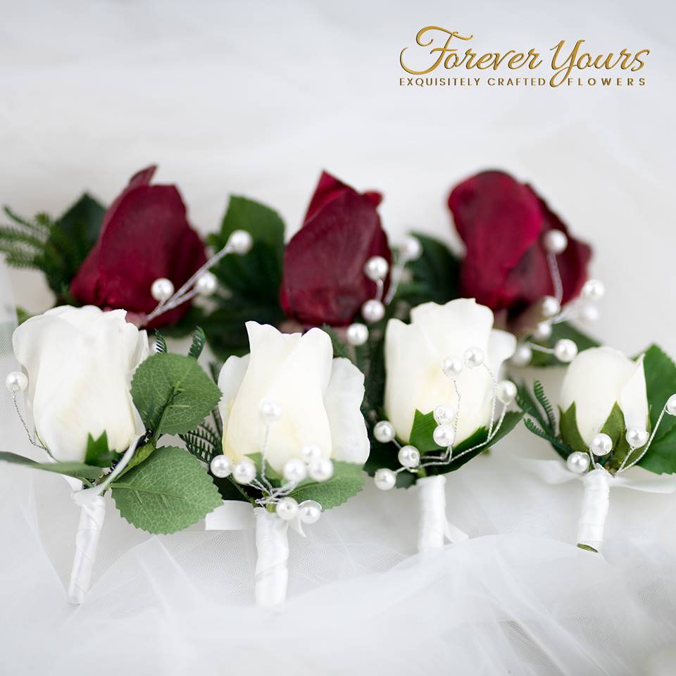 boutonnieres, roses
