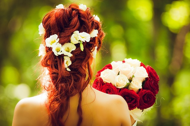 Amazing artificial flowers for the bride